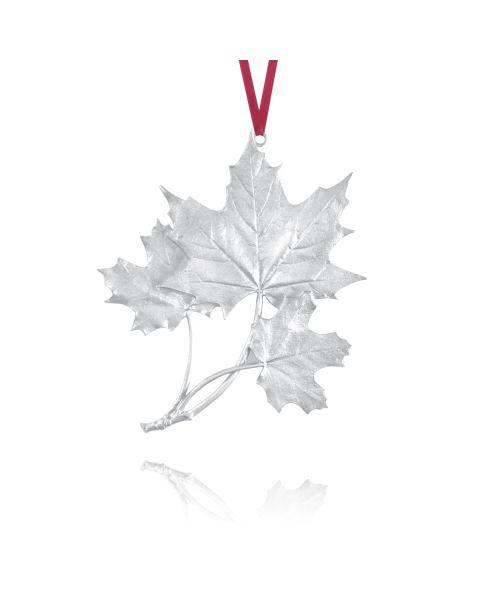 MAPLE LEAF COLLECTOR ORNAMENT 2004