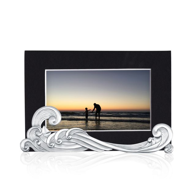 WAVE PICTURE HOLDER -  - Amos Pewter